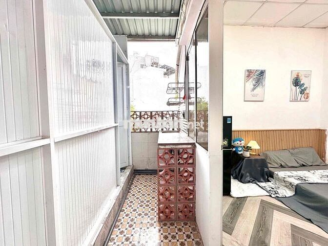 Cho thuê gấp căn hộ tách bếp mặt tiền bùi đình Tuý liên hệ ngay 039833