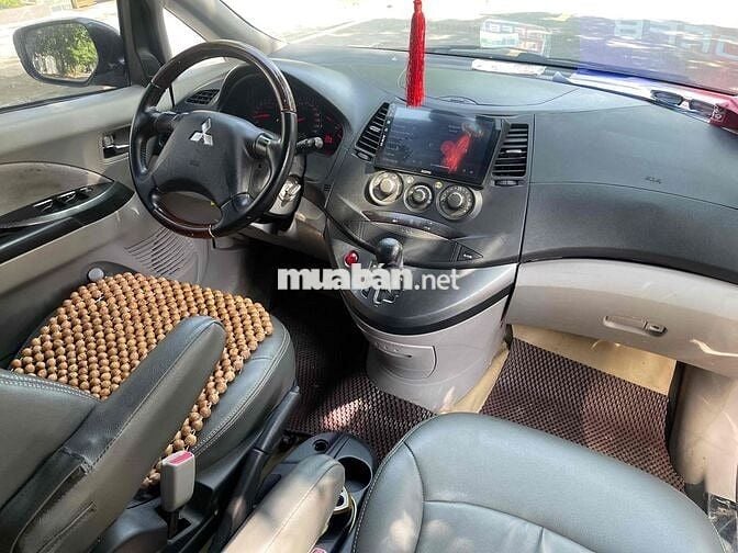 Mitsubishi Grandis 2005 2.4 AT - cho ae chơi