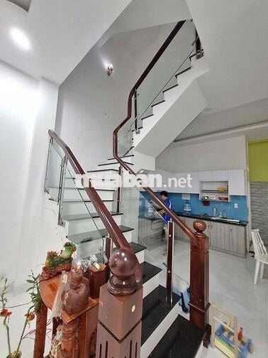 Chính chủ cho thuê nhà mới DT:4,5x12 giá 12tr/thg 2lầu ,HBP,TĐ