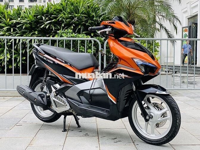 HONDA AIR BLADE 125 FI BẢN ĐEN SẦN KHÓA SMARKEY