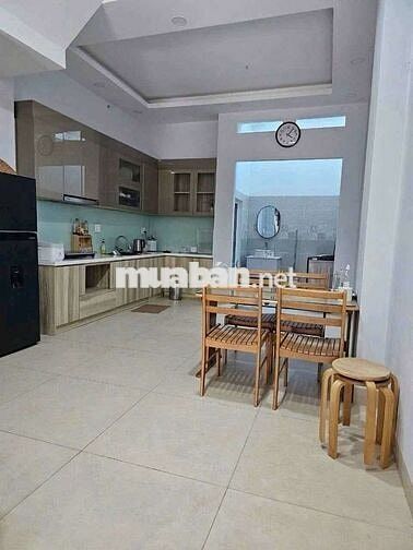 Cho thuê nhà mt hẻm tx 25 dt 4×25 full nôi thất giá 11tr