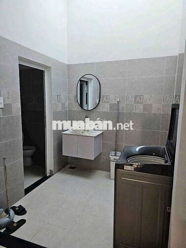 Cho thuê nhà mt hẻm tx 25 dt 4×25 full nôi thất giá 11tr