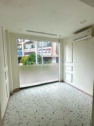 CHO THUÊ NHÀ MẶT TIỀN NGUYỄN VĂN NGUYỄN, P. TÂN ĐỊNH, 1 TRỆT 1 LẦU