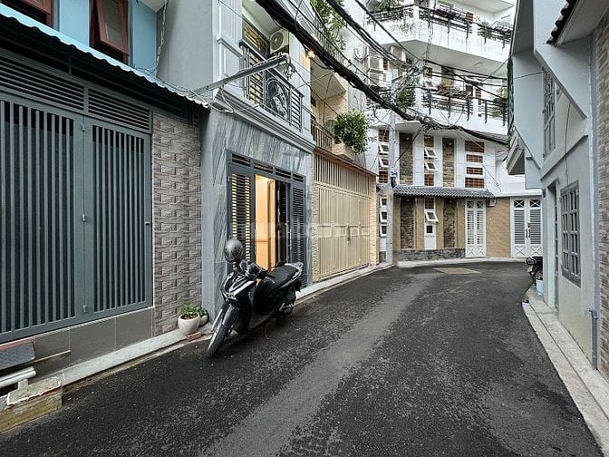 Cho thuê nhà 3 lầu- 66/46 Nhiêu Tứ khu ẩm thực PXLong, hẻm xe hơi 7chỗ