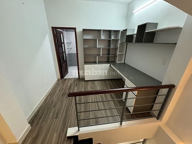 Cho thuê nhà 3 lầu- 66/46 Nhiêu Tứ khu ẩm thực PXLong, hẻm xe hơi 7chỗ
