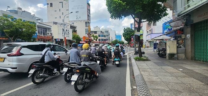 Cho thuê Nhà Mặt Tiền Lũy Bán Bích 100m², 3 Lầu- NGAY NGÃ TƯ