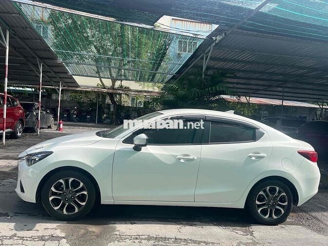Mazda 2 2017  1.5 AT Sedan - 150000 km