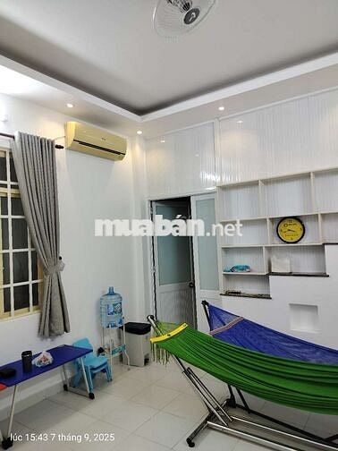 Nhà riêng - 102m2 - 2 phòng ngủ -  2 toilet+ full nội thất+ ban công..