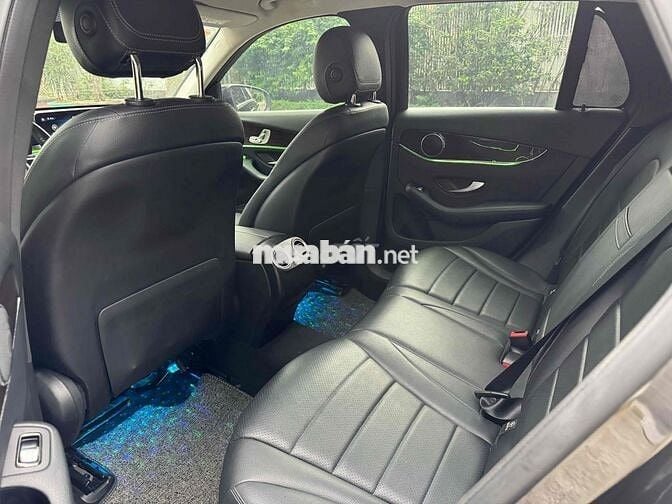 Mercedes GLC200 sx 2021 xe 1 chủ mới zin cứng 99%