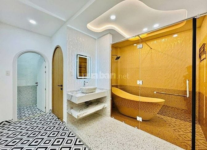 Nhà (Ngộp) Q10 - Đường Lê Hồng Phong P2 4TY350/46,2m2 HXH 5m