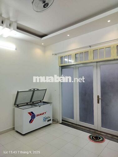 Nhà riêng - 102m2 - 2 phòng ngủ -  2 toilet+ full nội thất+ ban công..