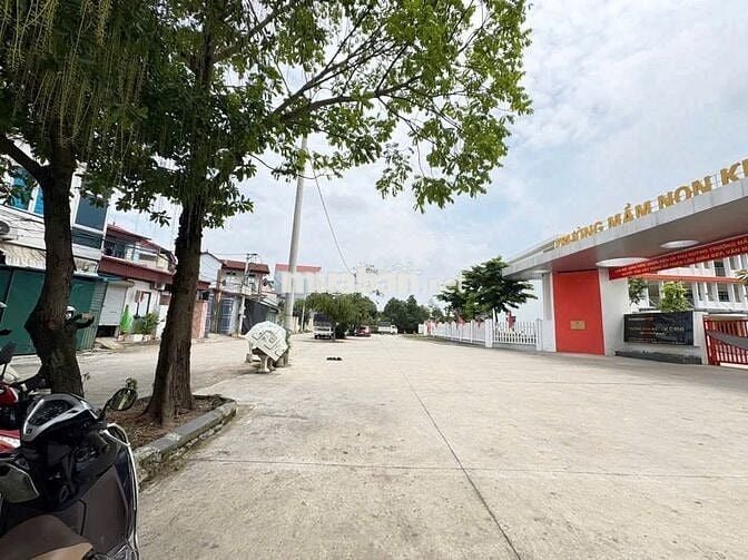 ĐƯỜNG Ô TÔ VÀO TẬN ĐẤT-CÁCH 10M LÀ Ô TÔ TRÁNH-50M LÀ ĐƯỜNG 4 LÀN XE