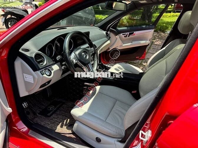 MERCEDES C300 AMG động cơ V 6 2012