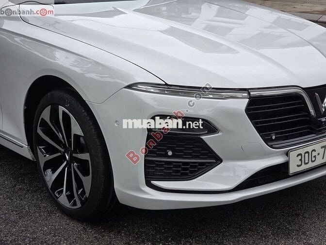 VINFAST LUX A2.0 PREMIUM 2019 - TRẮNG