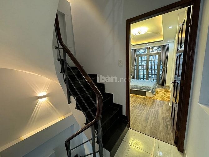 Cho thuê nhà 3 lầu- 66/46 Nhiêu Tứ khu ẩm thực PXLong, hẻm xe hơi 7chỗ