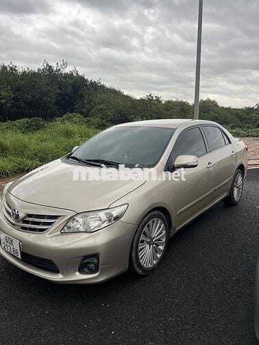 Gia đình cần bánToyota Corolla Altis 2011 1.8G AT