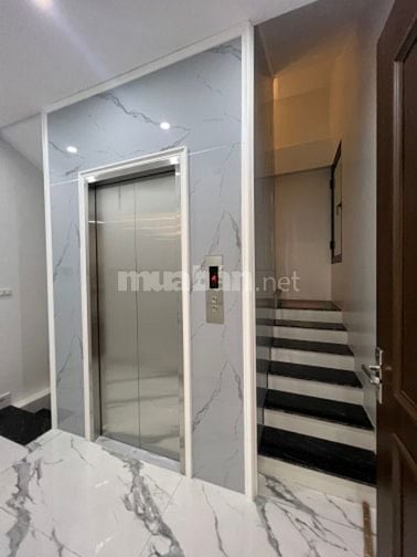 Nguyên toà VP thang máy khu x2a Yên sở