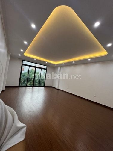 Nguyên toà VP thang máy khu x2a Yên sở