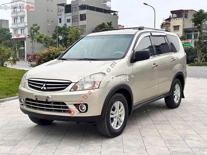 Mitsubishi Zinger số tự động