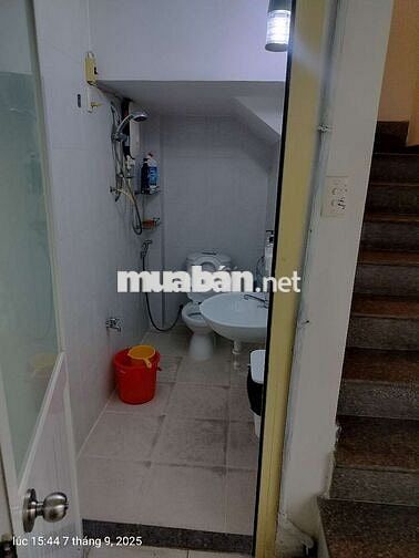 Nhà riêng - 102m2 - 2 phòng ngủ -  2 toilet+ full nội thất+ ban công..