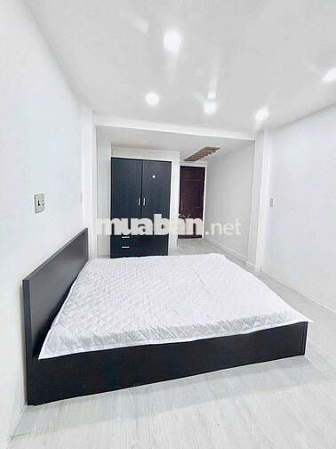 CHO THUÊ STUDIO MỚI TONE TRẮNG FULL NT Q1