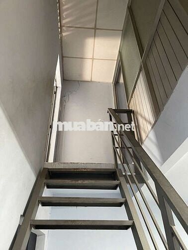 NHÀ MT 4.2X27M CÓ GÁC ĐƯỜNG XE TẢI GIÁ TỐT
