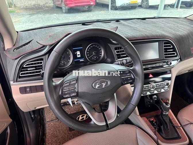 Hyundai Elantra 2020 2.0 AT - 410000 km