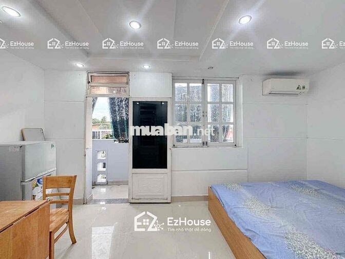 CĂN HỘ BAN CÔNG FULL NỘI THẤT NGAY CÔNG VIÊN LÀNG HOA