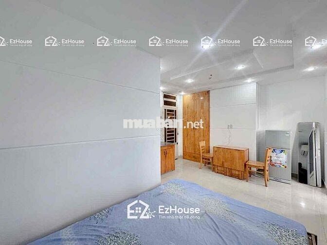 CĂN HỘ BAN CÔNG FULL NỘI THẤT NGAY CÔNG VIÊN LÀNG HOA