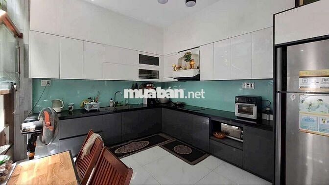 Bán nhà đg 
Trần Quang Khải - vài bước đến biển SƠN TRÀ
Nhà 2 tầng đẹp
