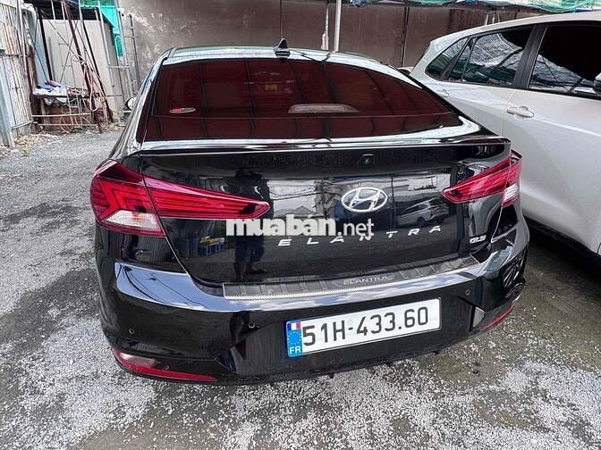 Hyundai Elantra 2020 2.0 AT - 410000 km