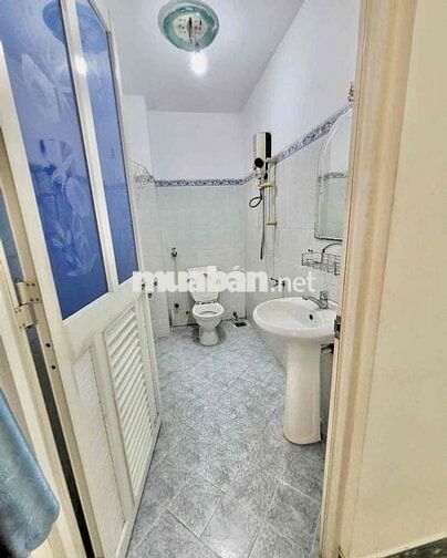 STUDIO CỬA SỔ TRỜI FULL NỘI THẤT NGAY VÒNG XOAY LĂNG CHA CẢ - SÂN BAY