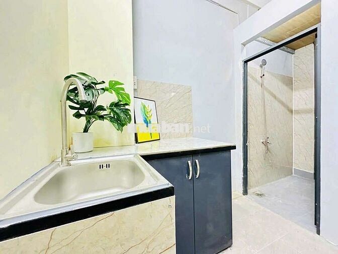 PHÒNG CỬA SỔ TRỜI- TÂY LÂN- 2TR6