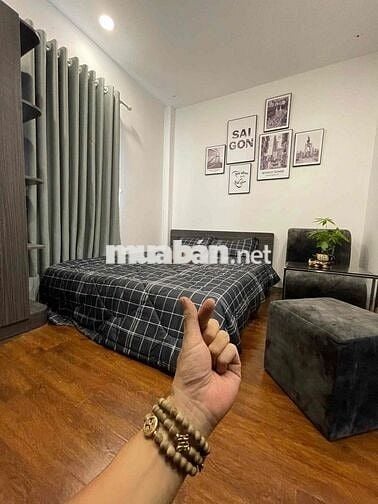 Phòng full nội Thất Mặt Tiền Quận 1