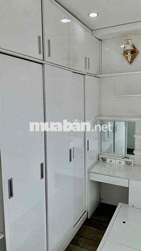 Chính chủ bán căn 3 ngủ hướng đông nam view hồ thoáng mát