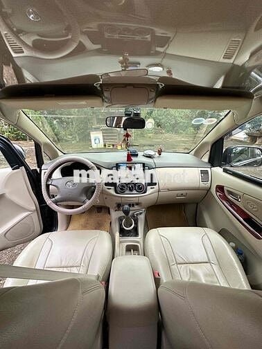 Toyota Innova 2006 - 110000 km