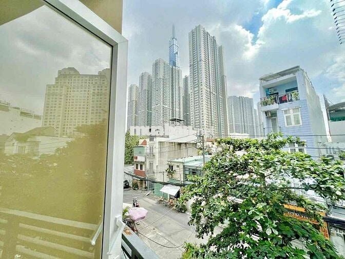 Căn Hộ Stu Ban Công Phòng Rộng 45M2 View LandMark FullNT Gần Quận 1