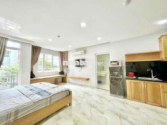 Căn Hộ Stu Ban Công Phòng Rộng 45M2 View LandMark FullNT Gần Quận 1
