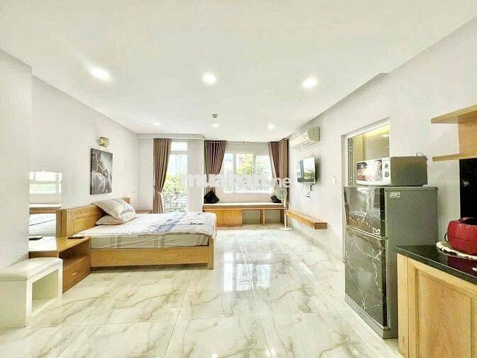 Căn Hộ Stu Ban Công Phòng Rộng 45M2 View LandMark FullNT Gần Quận 1