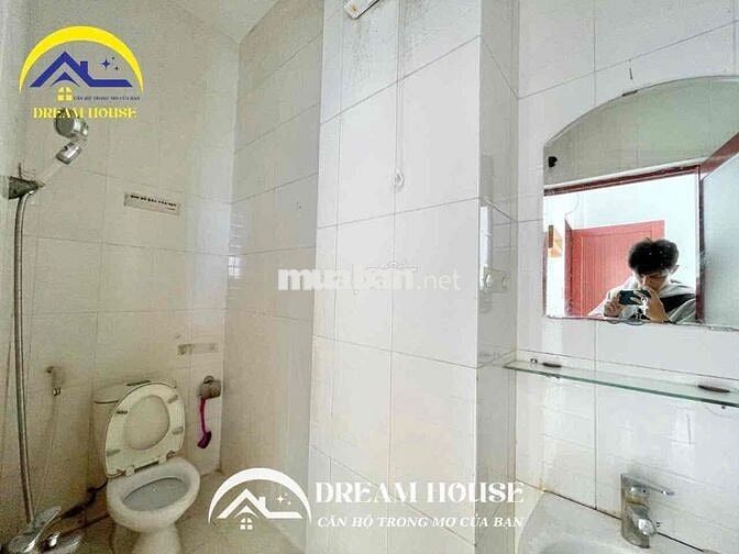 PHÒNG STIUDIO BAN CÔNG NGÂY CHỢ GÒ XOÀI