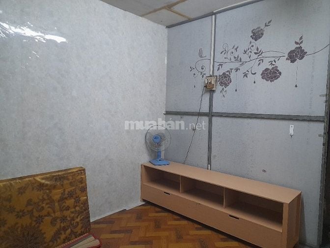 Phòng trọ giá rẻ Q1 giờ giấc tự do thuận tiện đi về