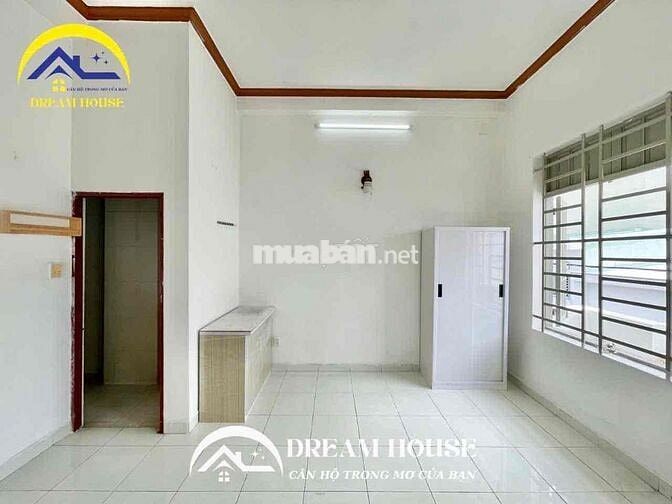 PHÒNG STIUDIO BAN CÔNG NGÂY CHỢ GÒ XOÀI