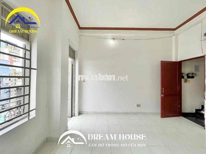 PHÒNG STIUDIO BAN CÔNG NGÂY CHỢ GÒ XOÀI