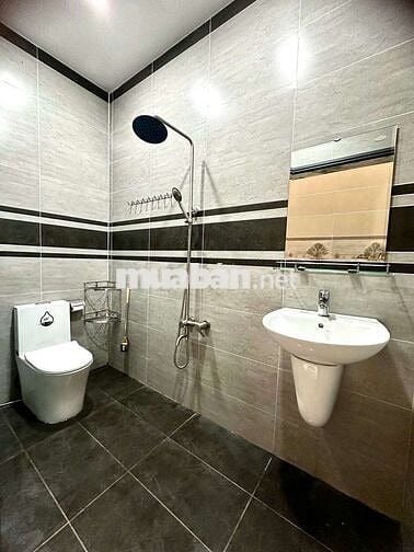 NHÀ MỚI ĐẸP HẺM XE TẢI NGÔ CHÍ QUỐC