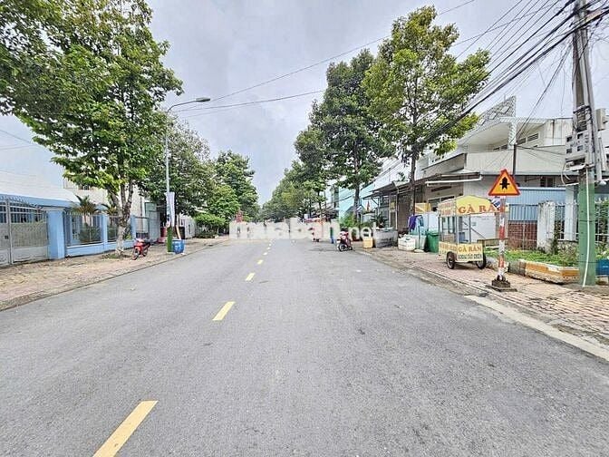 Đất mặt tiền kinh doanh gần chợ Dĩ An, phường Dĩ An, TP Dĩ An
