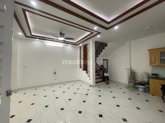Bán nhà phố Tân Mai ô tô tránh, DT 50m2, 5t, Mt 6m, kinh doanh, ở ngay