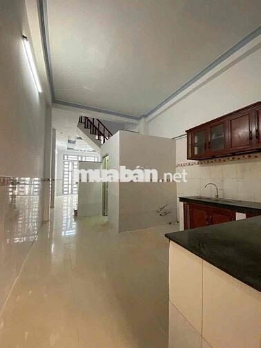 Nhà 3 tầng nguyên căn 4 phòng ngủ giáp quận 6