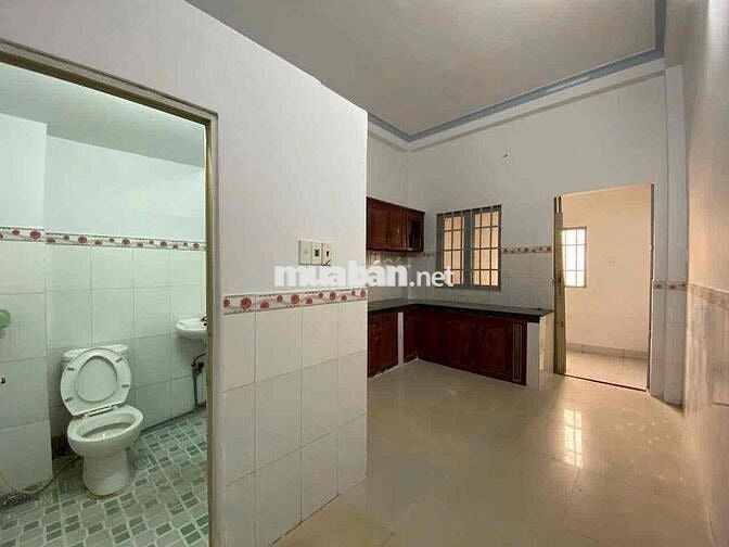 Nhà 3 tầng nguyên căn 4 phòng ngủ giáp quận 6