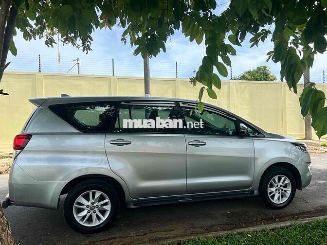 Toyota Innova 2018 2.0E