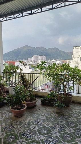 Bán nhà 4 tầng đẹp-gần chợ vĩnh Hải DT54m2-4PN-Nha Trang-2ty65